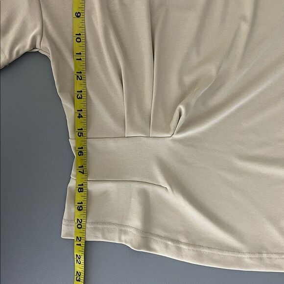 New OGL Sandwashed Crewneck Short Sleeve Tucked
Tee - Morning Mist Size S - Picture 9 of 13